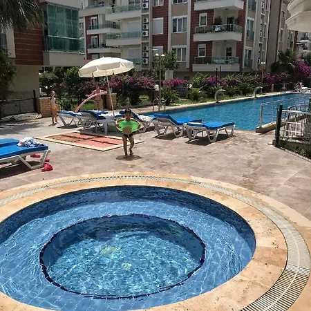10 Minutes Walk To The Beach, 1+1 Residence,